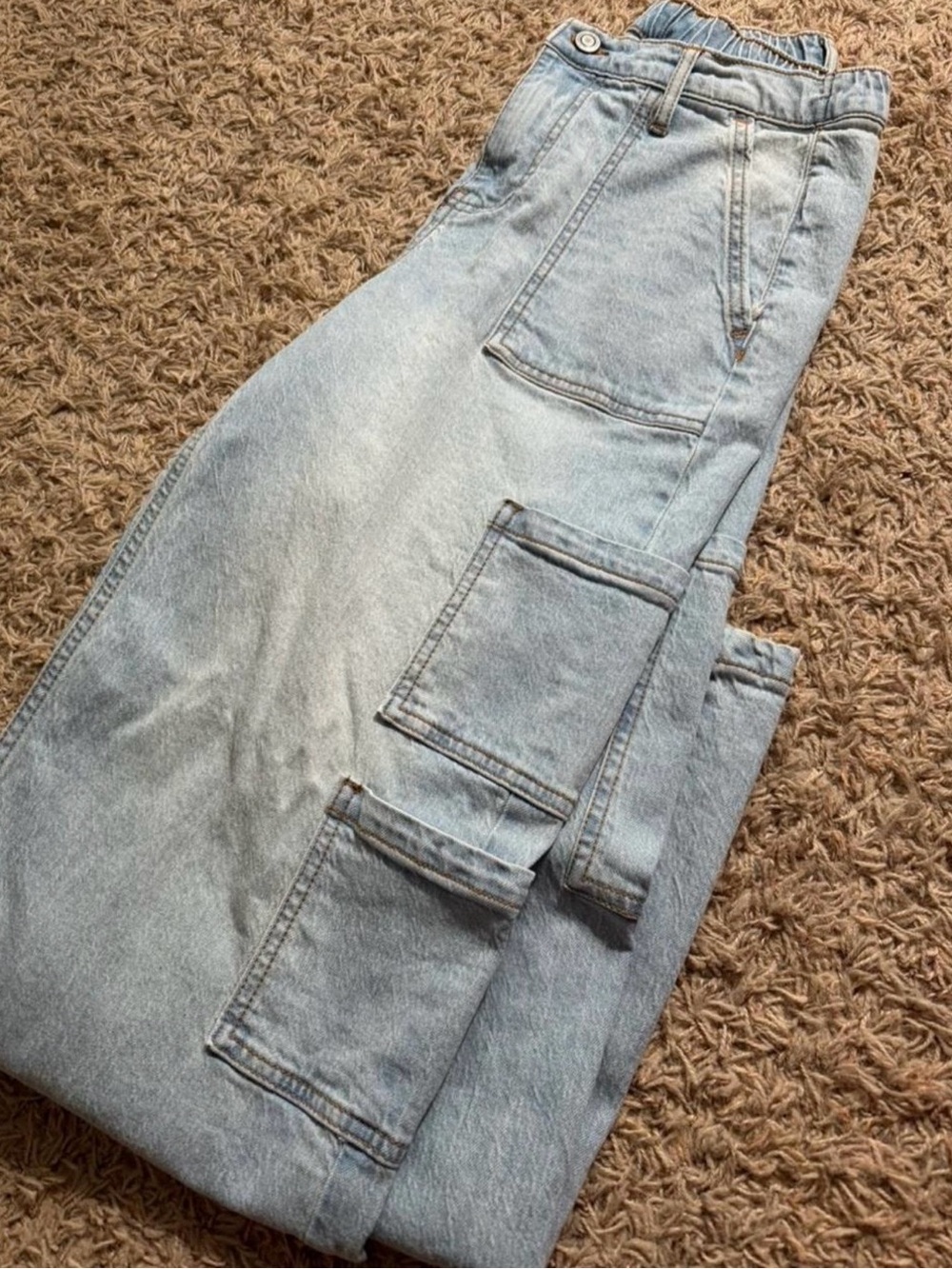 Light Wash Cargo Jeans 
women’s small (size 4-6)
worn only a couple times - Picture 2 of 3